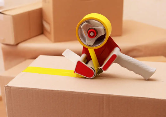 Den Klebebandabroller richtig einfädeln – Schritt-für-Schritt-Anleitung