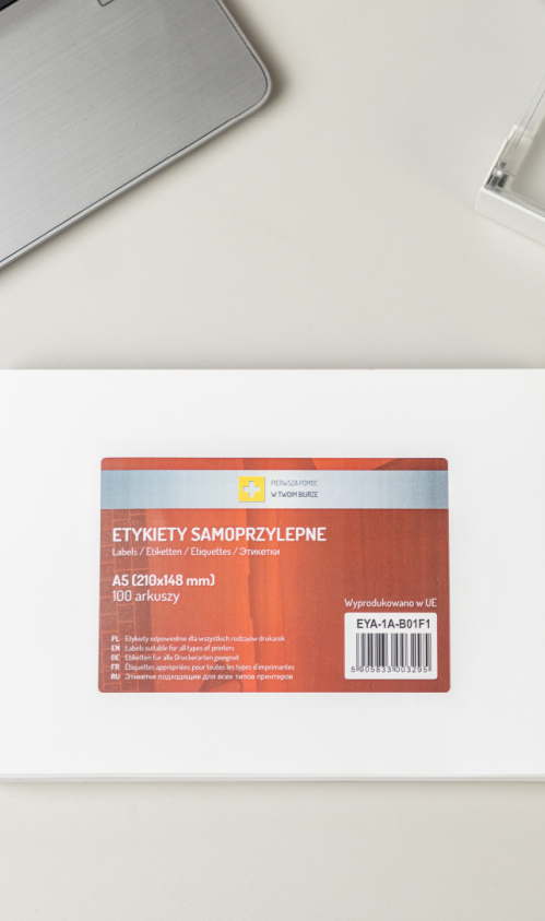 Selbstklebeetiketten auf